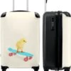 NoBoringSuitcases.com® Kinderkoffer - Trolley Op Wieltjes - Kuiken - Skateboard - Blauw - Kinderen - Dieren - Reiskoffer Kinderen - Past Binnen 55x40x20 Cm En 55x35x25 Cm - Fotokoffer