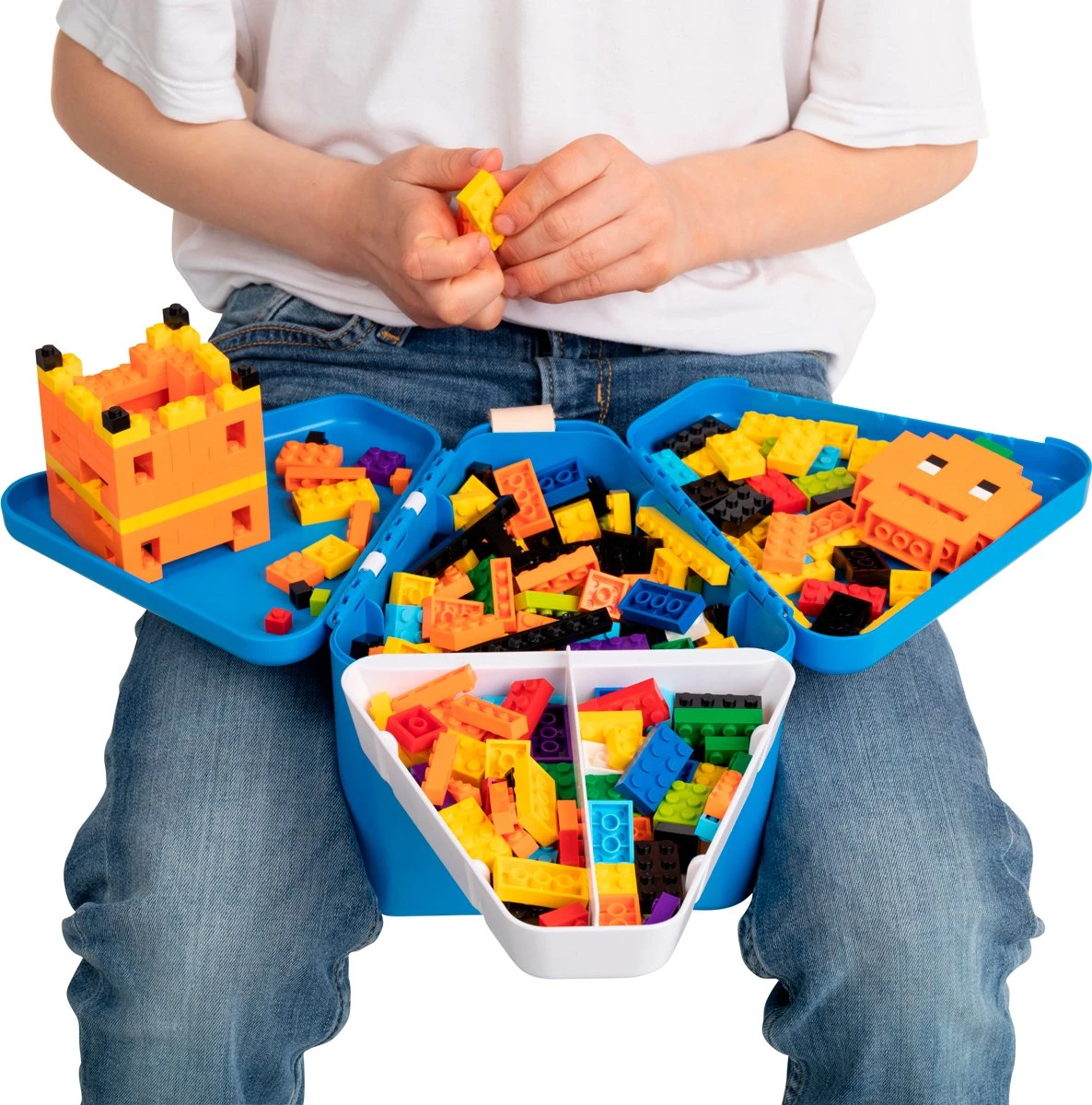 Trunki: TEEBEE Terrance Blauw - Kids Travel Toy Box, Bevat Een Leuk Activiteitenboekje, Kleurpotloden En Stickers, In Doos 15,5x18x18cm, 3+ - Afbeelding 3