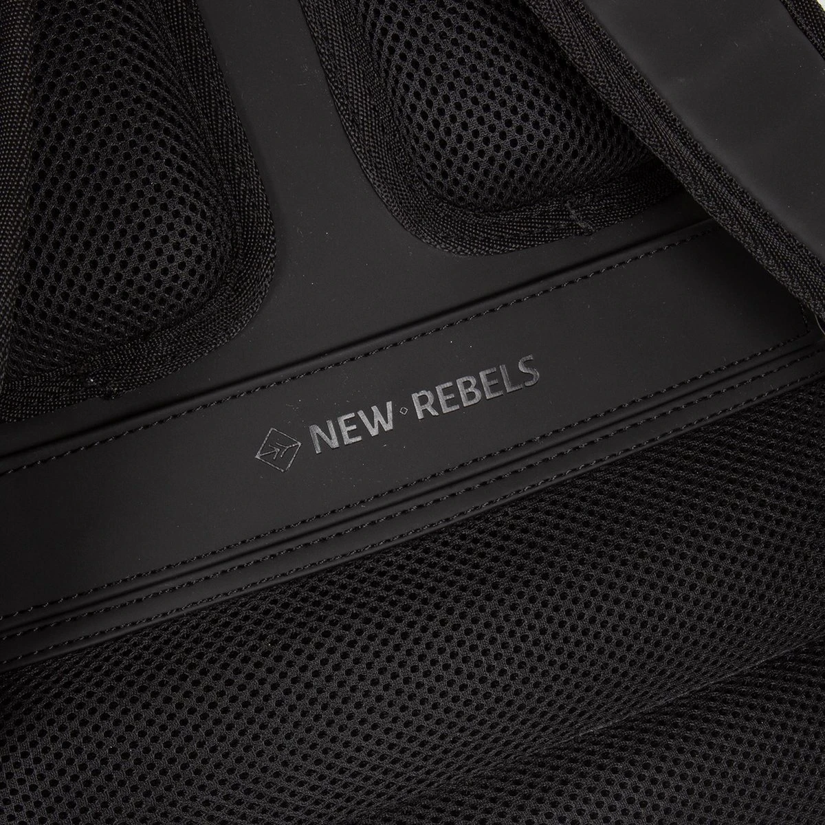 New Rebels® Harper - Rugtas - Zwart - Waterbestendig - 9L - 28x8x38cm - Rugzak / Backpack - Afbeelding 7