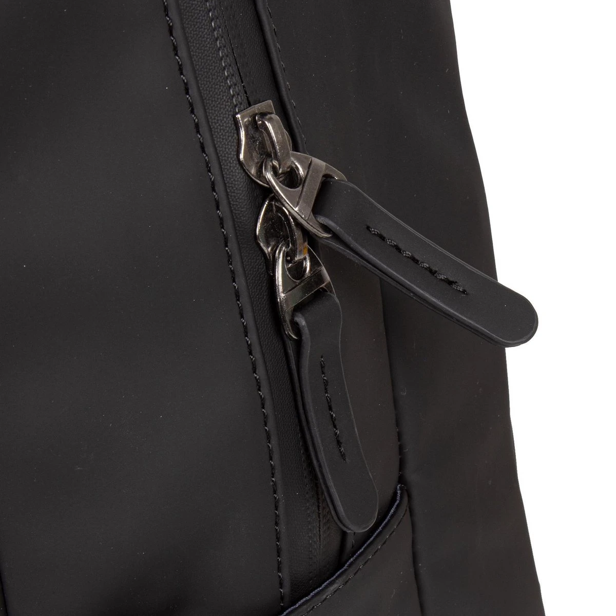 New Rebels® Harper - Rugtas - Zwart - Waterbestendig - 9L - 28x8x38cm - Rugzak / Backpack - Afbeelding 8