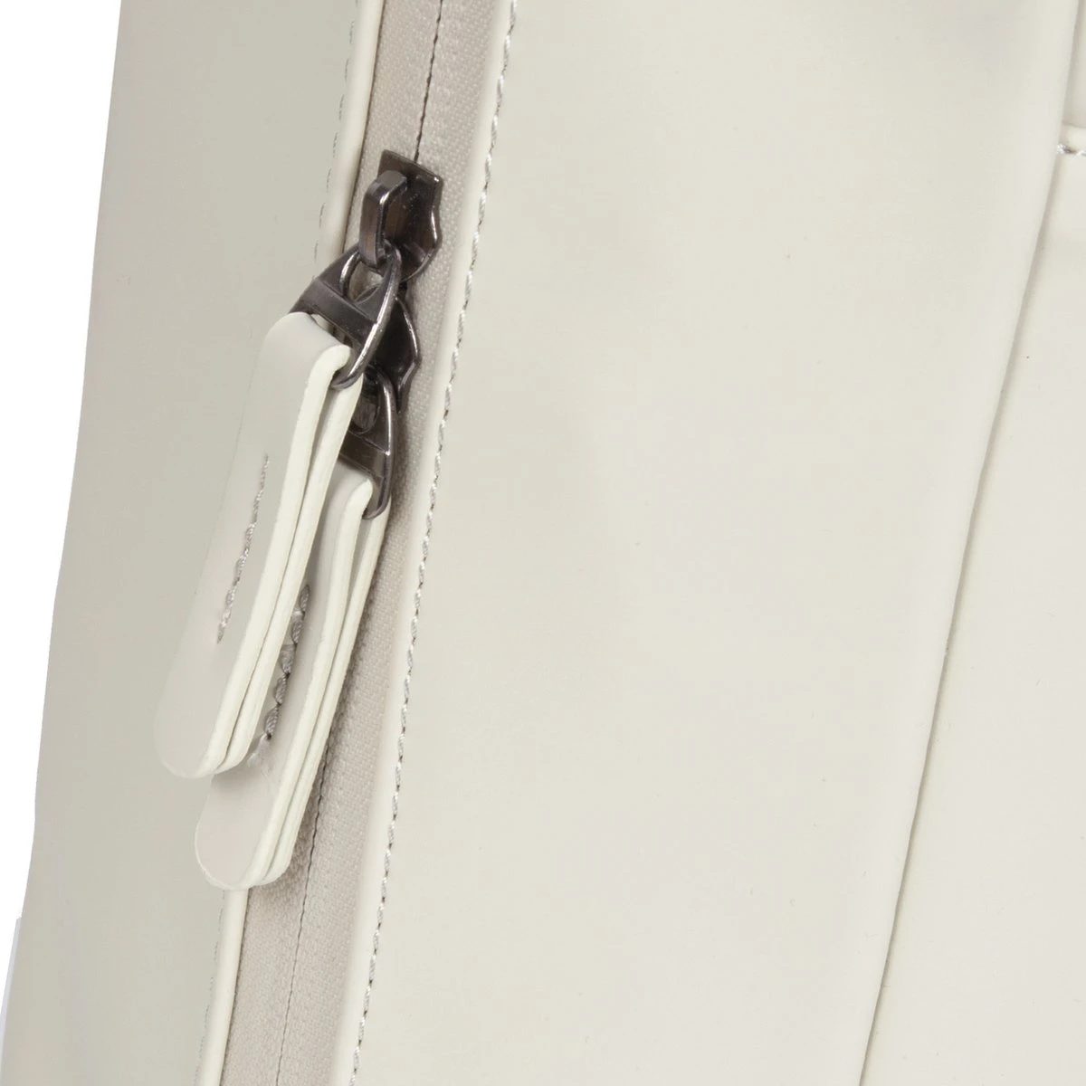 New Rebels® Julan - Rugtas - Beige - Waterbestendig - 42x12x28cm - Rugzak / Backpack - Afbeelding 2