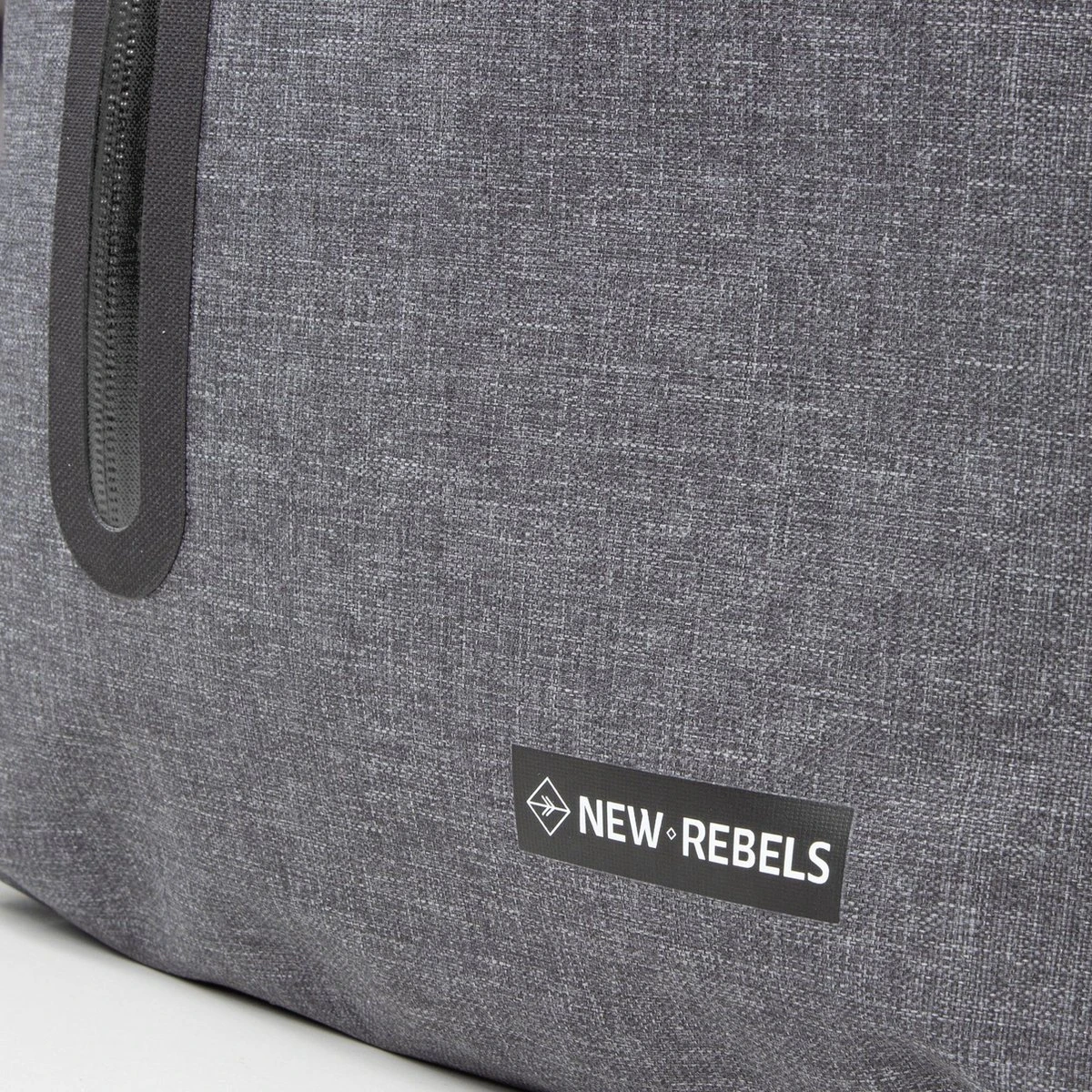 New Rebels® Vepo - Rugtas - Grijs/Rood - Waterbestendig - 15.6151413121087 - 33x15x65cm - Rugzak / Backpack - Afbeelding 5